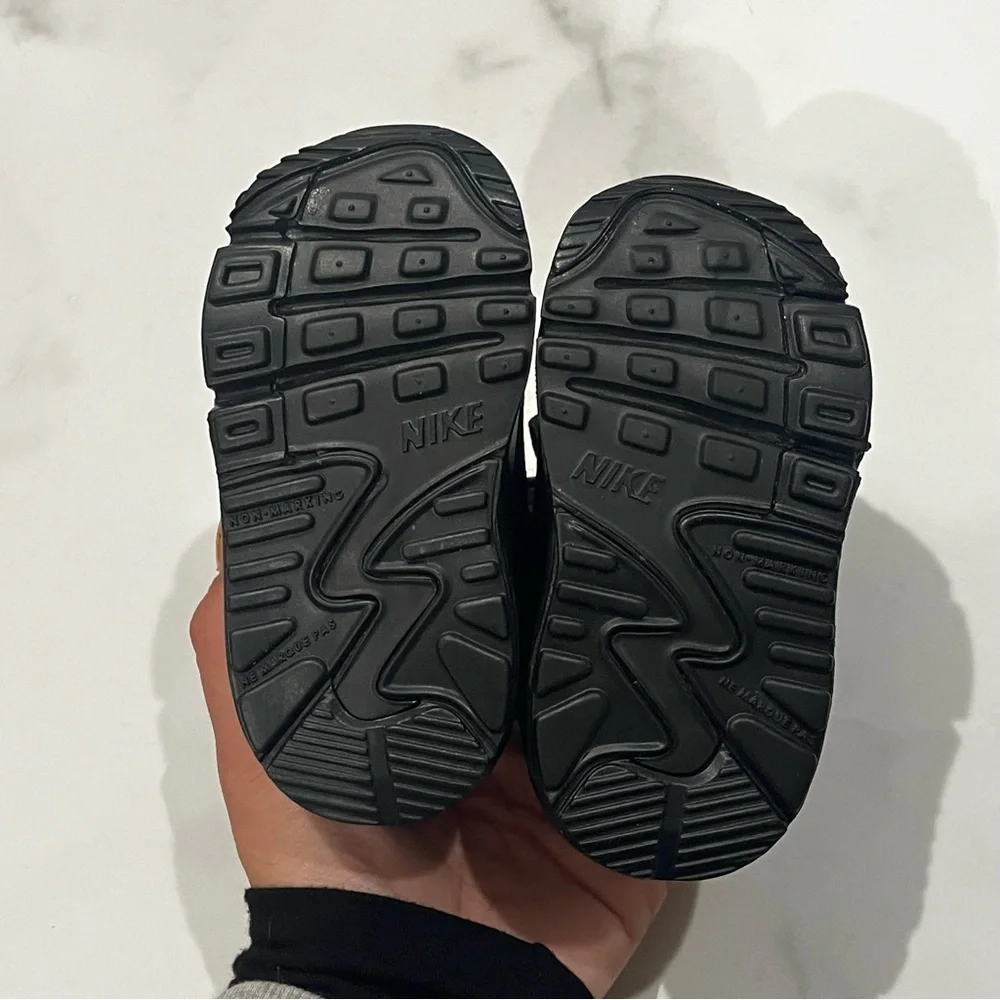 New Nike Air Max 90 LTR in Black Baby/Toddler Size 5C
